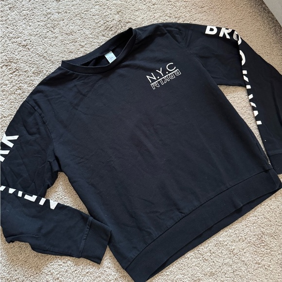 H&M Black Crew Neck Sweater with Ribbed Cuffs - Picture 4 of 6